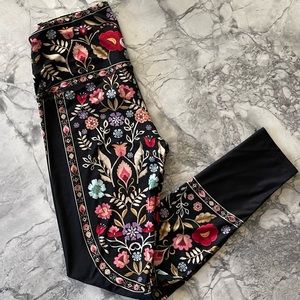 Yoga Democracy Medium Capri Rustics Printed Leggings